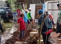 Lembaga Amil Zakat Infaq dan Sodaqoh Nahdlatul Ulama (Lazisnu) Kabupaten Tuban melakukan bakti sosial di 98 titik yang tersebar di wilayah Kabupaten Tuban. Hal itu sebagai rangkaian dalam memperingati Hari Lahir Nahdlatul Ulama (NU) ke-98, Minggu (28/2/2021). Bakti sosial tersebut mulai dilaksanakan pada 26 Rajab yang bertepatan dengan lahirnya NU pada 98 tahun silam. Berbagai kegiatan dilaksanakan sebagai wujud kepedulian Lazisnu terhadap pendidikan dan juga warga kurang mampu terutama yang ada di Kabupaten Tuban.